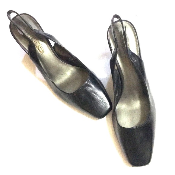 Authentic Moda spana sling back heels size 8